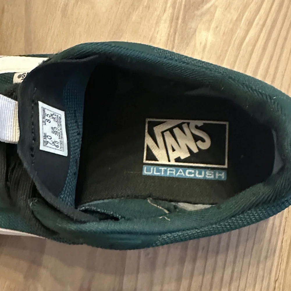 Vans - Picture 4 of 6